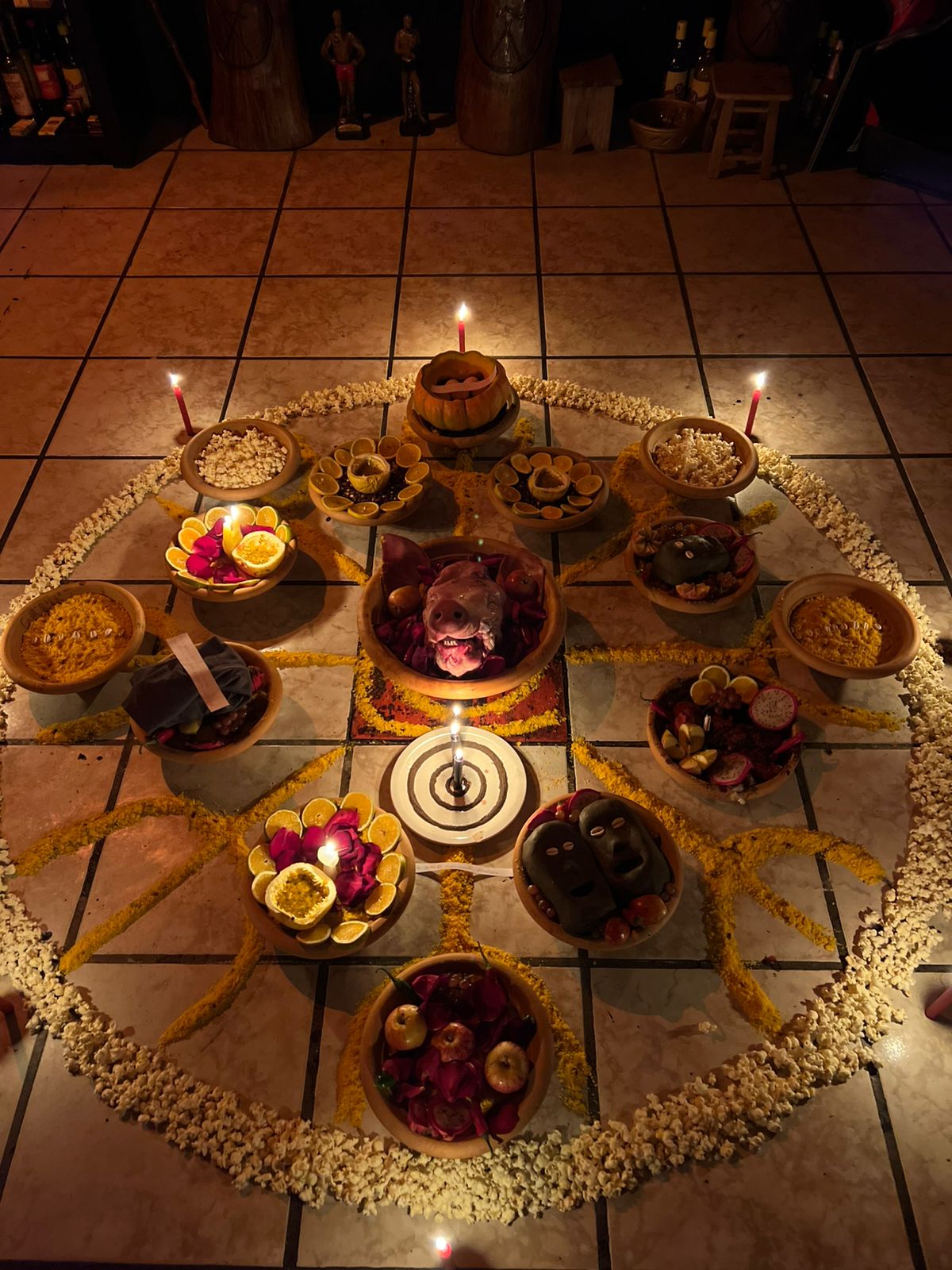 Mandala ritualística no chão do templo
